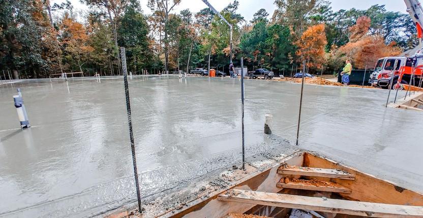 8 CRYSTAL LAKE - 1